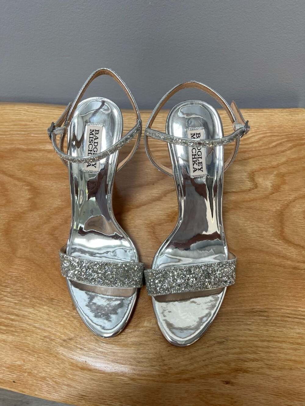 Badgley Mischka Silver Glitter Rhinestone Heels stilettos Women’s 8.5 NWT